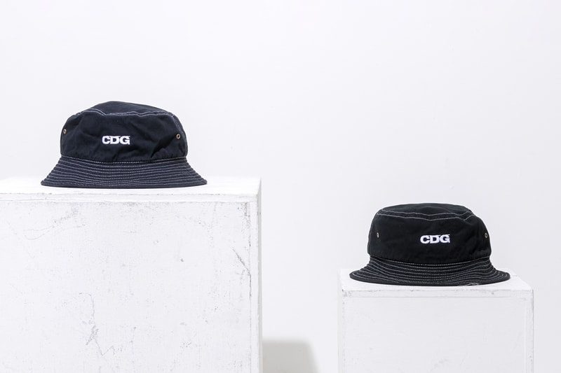 COMME des GARCONS Bucket Hat Logo Black Navy