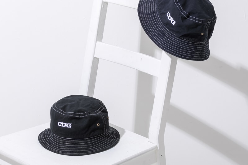 COMME des GARCONS Bucket Hat Logo Black Navy