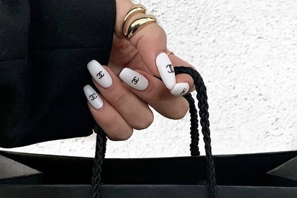 Here's How to Remove Your Acrylic Nails at Home