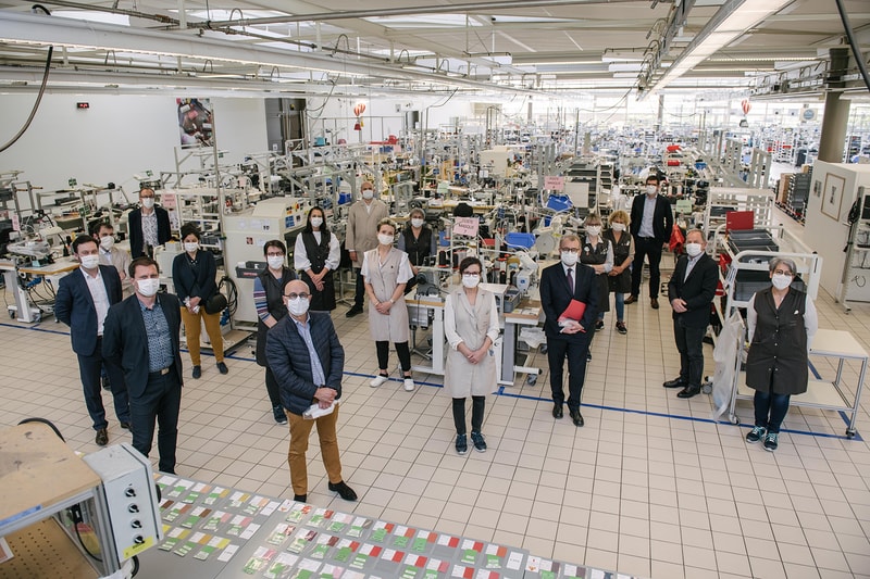 louis vuitton non surgical face masks production coronavirus covid19 pandemic french workshops