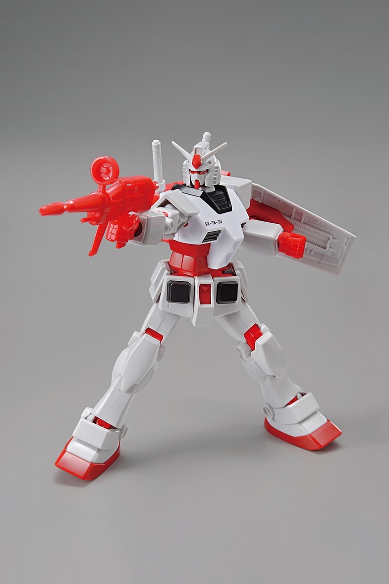 UNIQLO UT x Gundam GUNPLA Collection Collaboration Figurine Red