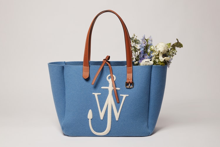 JW Anderson's Classic Belt Tote Bag Makes a Comeback For FW20