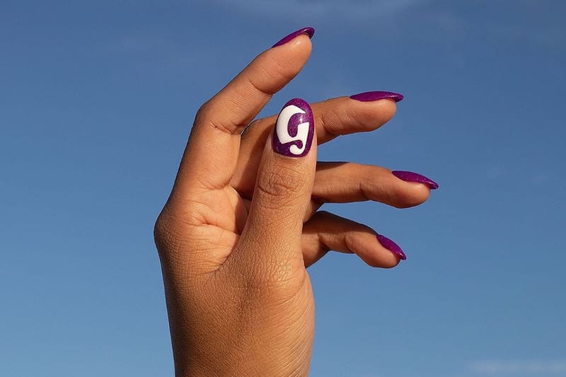 This Instagram Account Is Dedicated to Photos of Brown Girl Hands