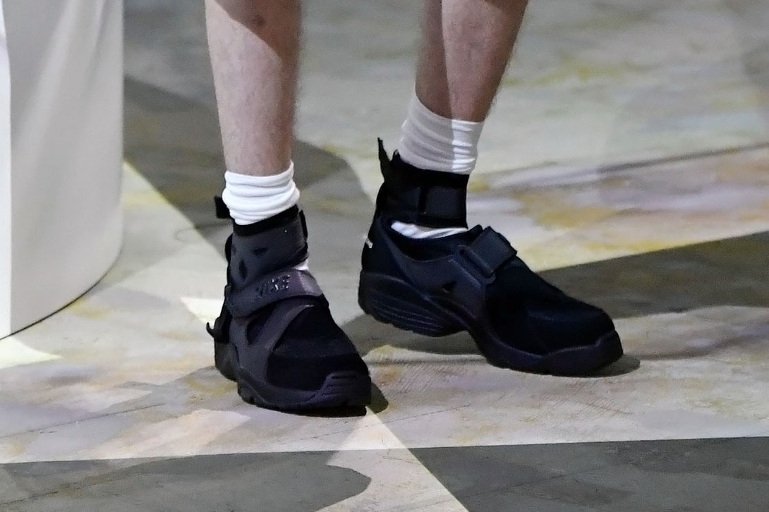 COMME des GARÇONS HOMME PLUS Spring/Summer 2021 Nike Air Carnivore Collaboration Collection Runway Tokyo Japan Minishow Rei Kawakubo 