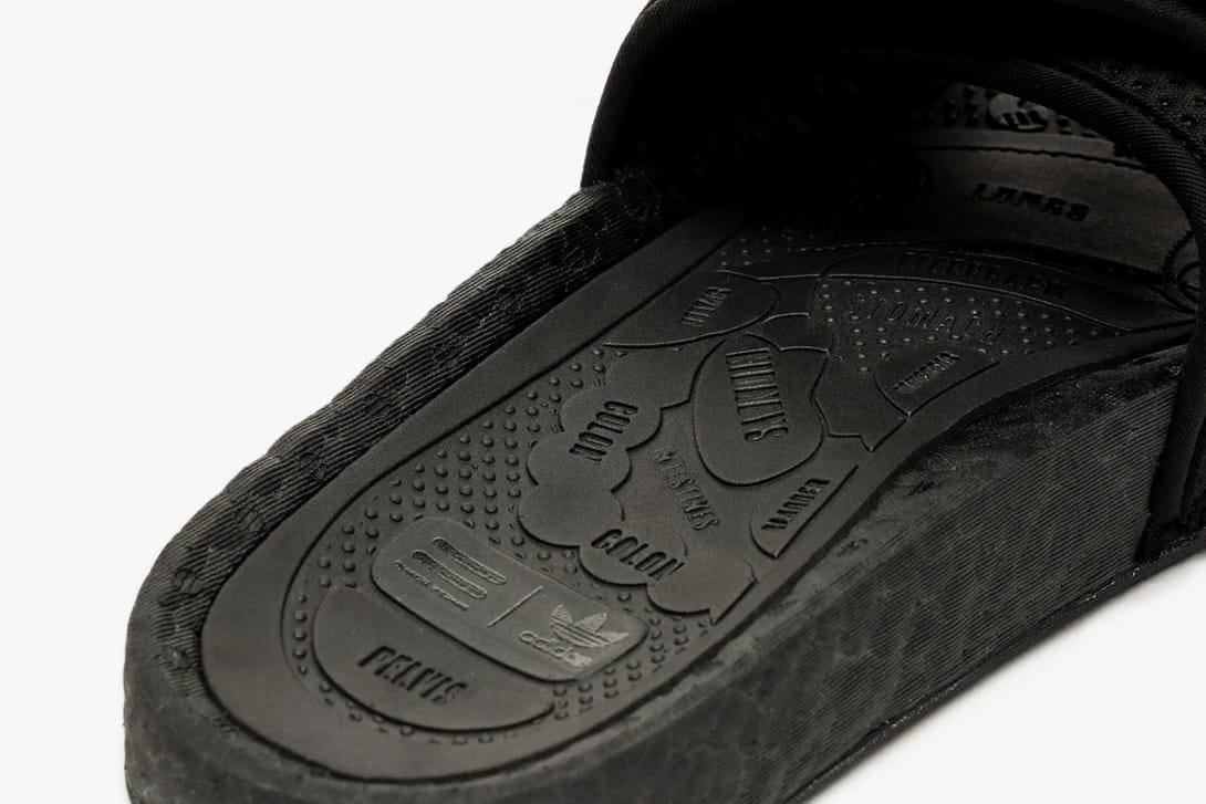 adidas boost slides black
