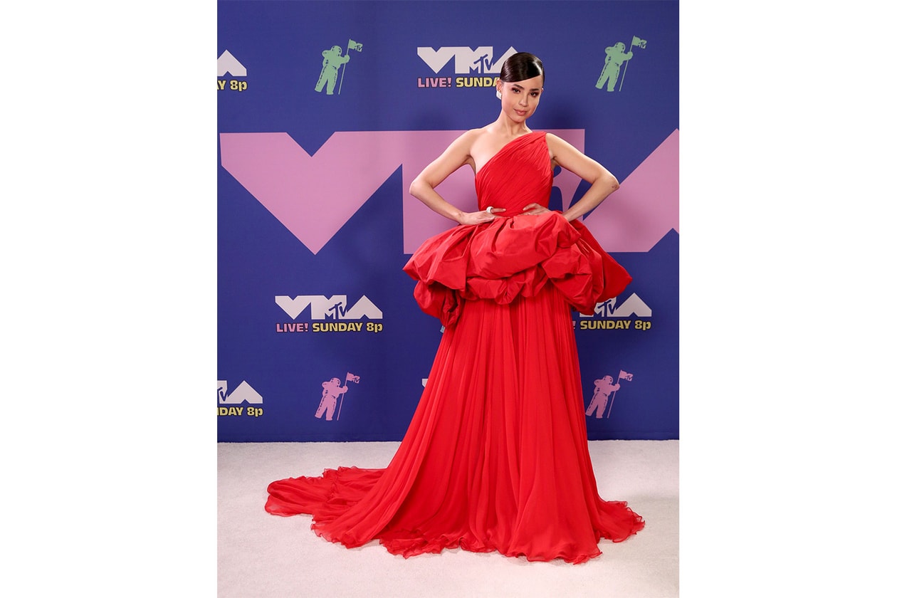 2020 mtv vmas red carpet best looks sofia carson red gown dress outfit