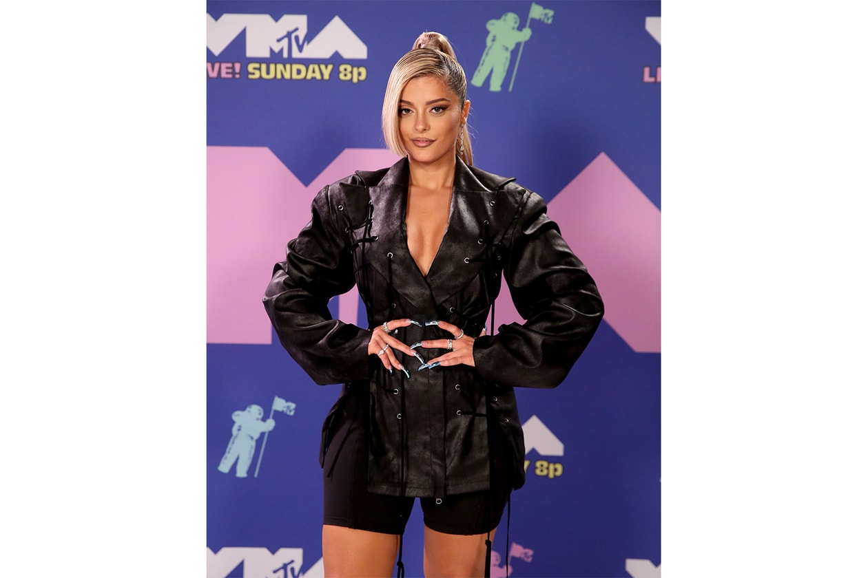 2020 mtv vmas red carpet best looks bebe rexha black cycling shorts