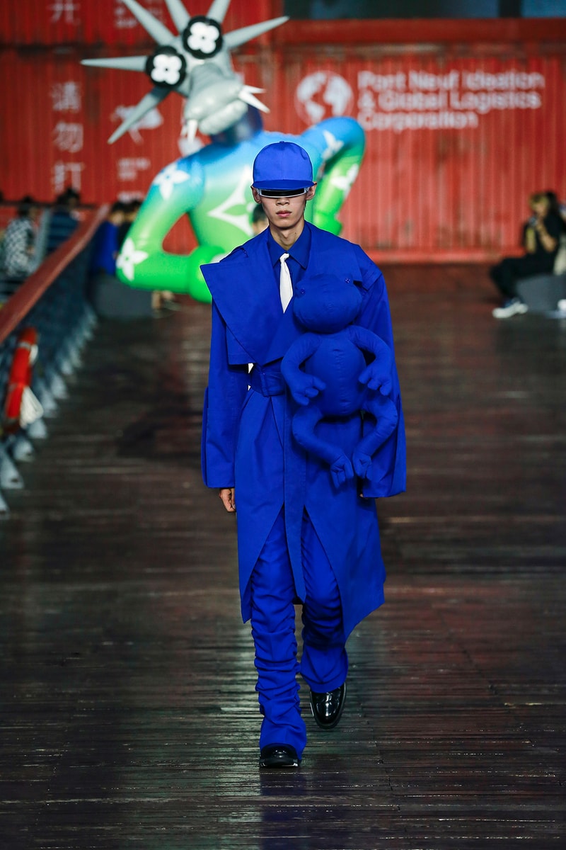 Louis Vuitton Virgil Abloh Spring/Summer 2021 Mens Collection Show Shanghai Coat Green Scorpion