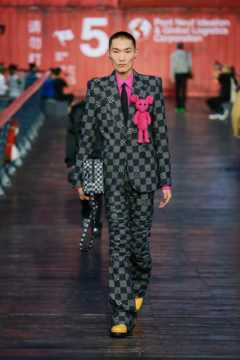 Louis Vuitton Virgil Abloh Spring/Summer 2021 Mens Collection Show Shanghai Coat Green Scorpion