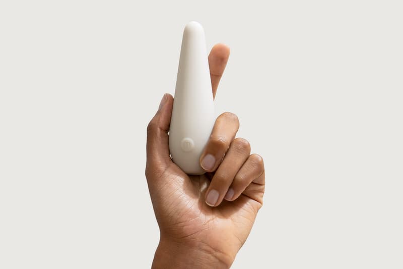 demonstrating sex toys Posh Thumper Small Clit Vibrator main image 1