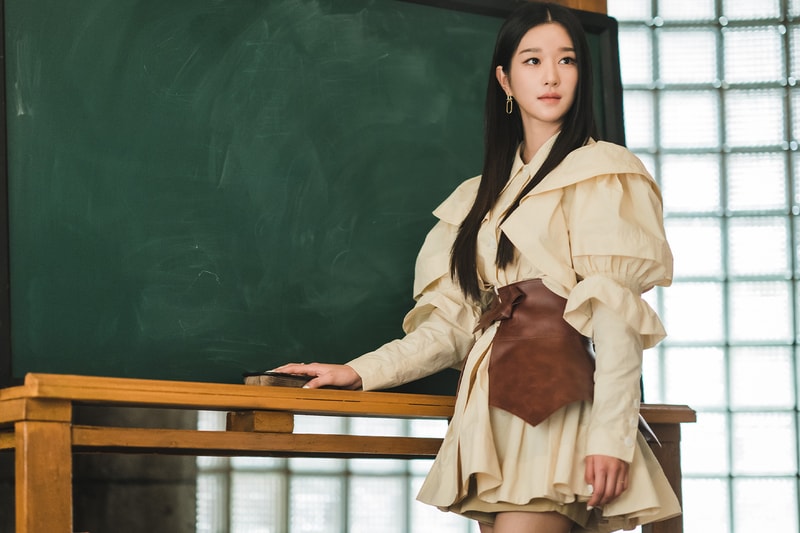 netflix its okay to not be okay seo yeji minju kim yellow puff sleeve dress loewe belt chalkboard