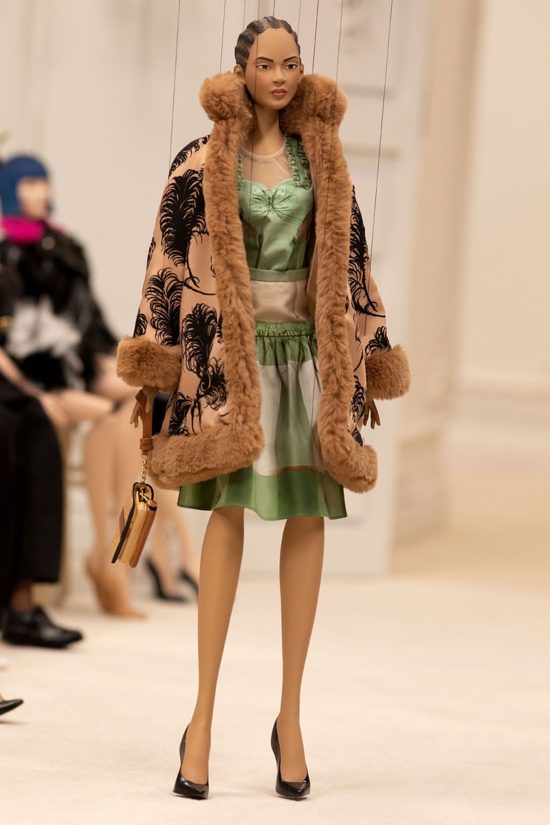 moschino spring summer 2021 puppet show marionette miniature dolls haute couture jim henson creature shop collection jeremy scott