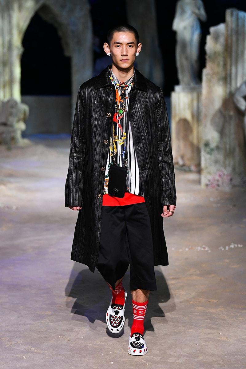 versace spring summer 2021 collection paris fashion week pfw adut akech irina shayk