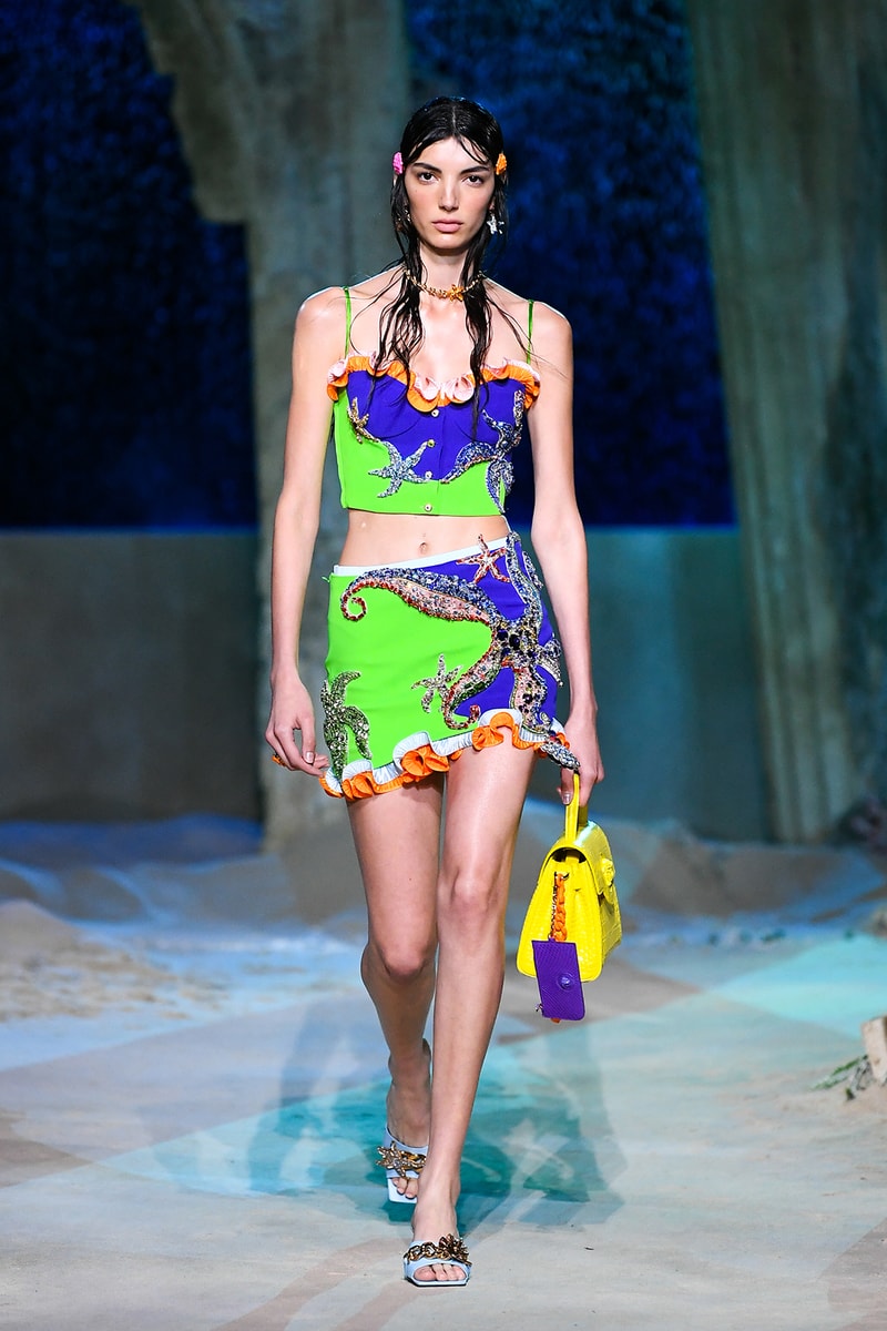 versace spring summer 2021 collection paris fashion week pfw adut akech irina shayk