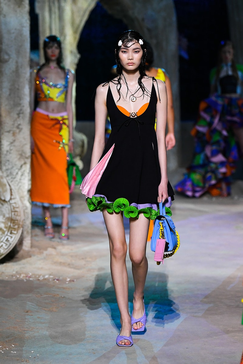 versace spring summer 2021 collection paris fashion week pfw adut akech irina shayk