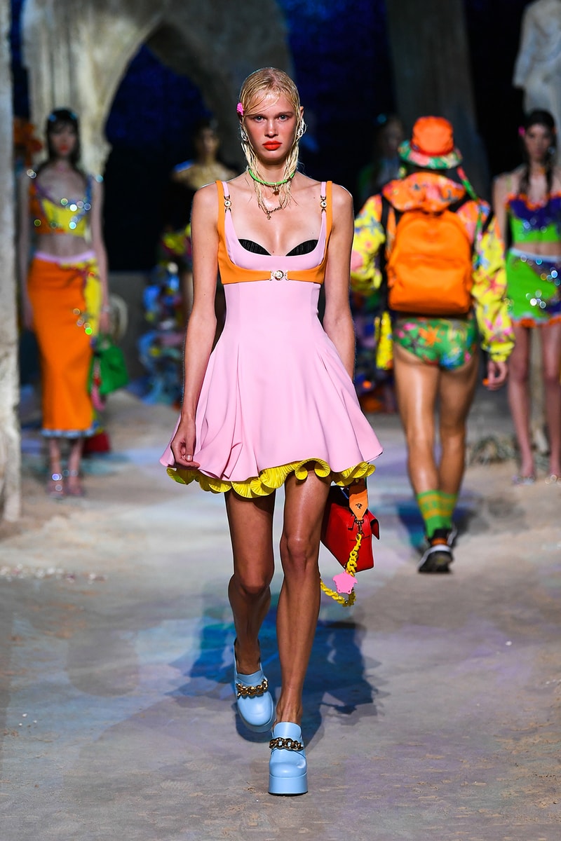versace spring summer 2021 collection paris fashion week pfw adut akech irina shayk