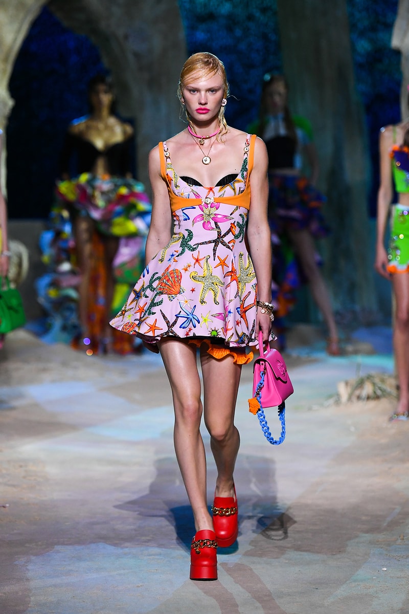 versace spring summer 2021 collection paris fashion week pfw adut akech irina shayk