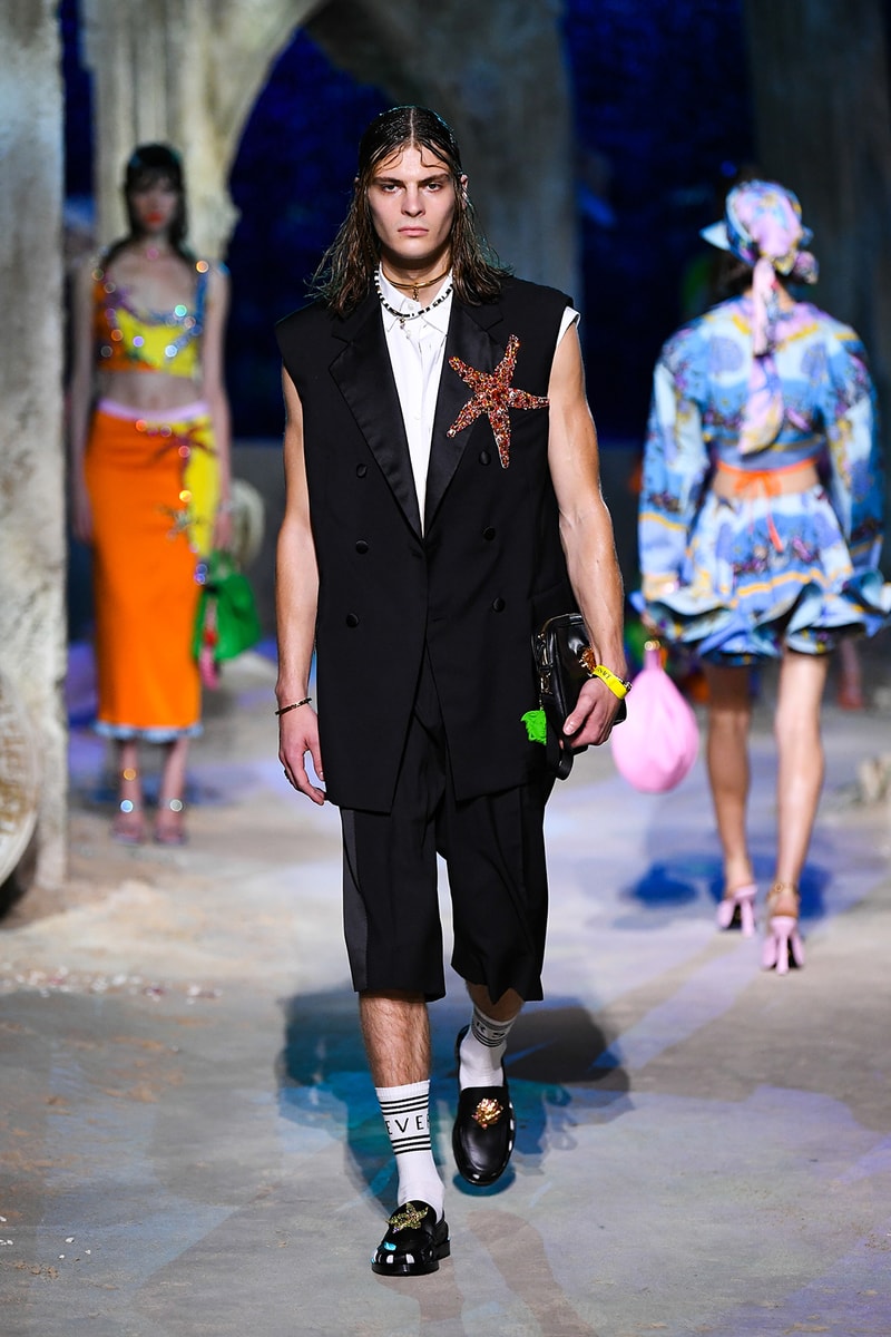versace spring summer 2021 collection paris fashion week pfw adut akech irina shayk