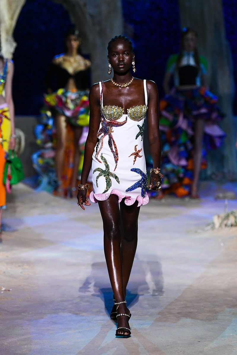 versace spring summer 2021 collection paris fashion week pfw adut akech irina shayk