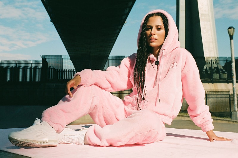apparis juicy couture 2000s winter tracksuits hoodies sweatpants coats faux fur pink black 
