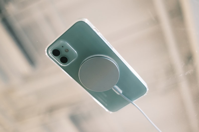 Apple iPhone 12 MagSafe Wireless Charger 