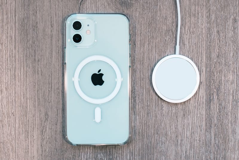 Watch an Unboxing of Apple's iPhone 12 MagSafe Charger