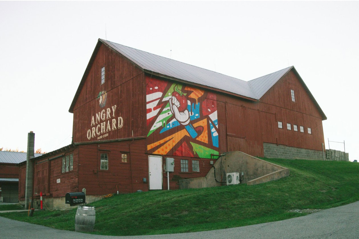 Crisp Apple Unfiltered flavor leading cider spray technique artist mural