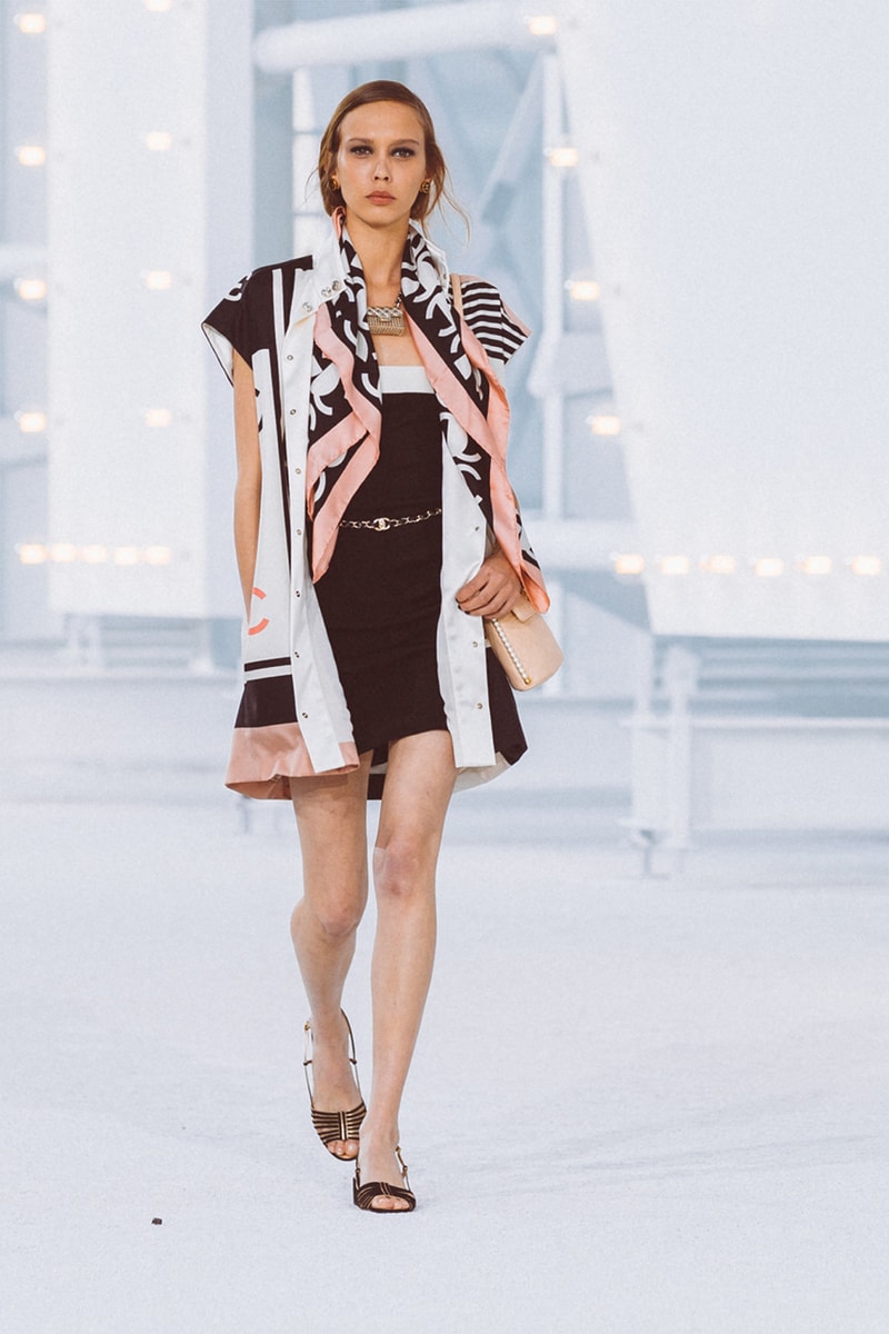 chanel spring summer 2021 collection ready to wear blackpink jennie k-pop