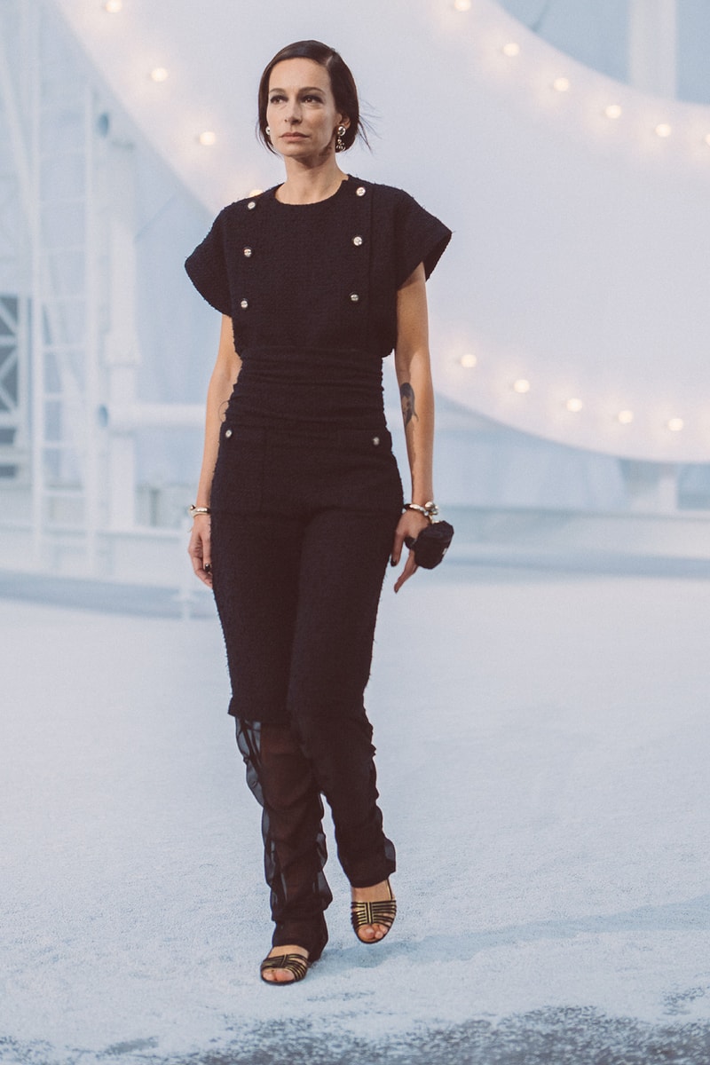 chanel spring summer 2021 collection ready to wear blackpink jennie k-pop