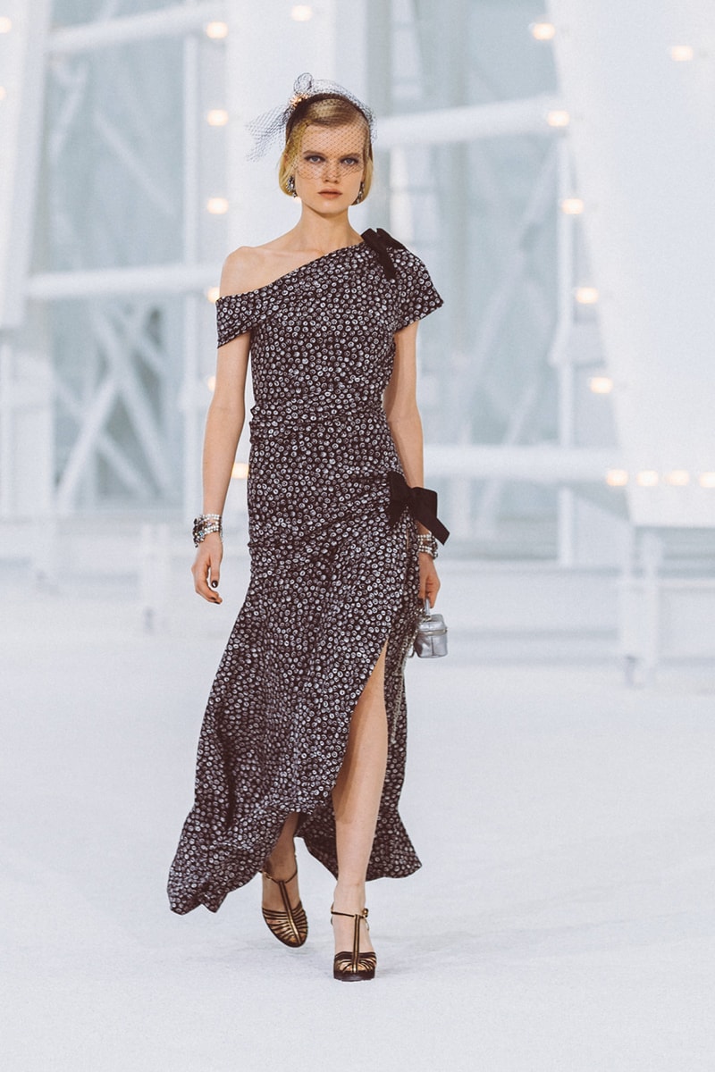 chanel spring summer 2021 collection ready to wear blackpink jennie k-pop