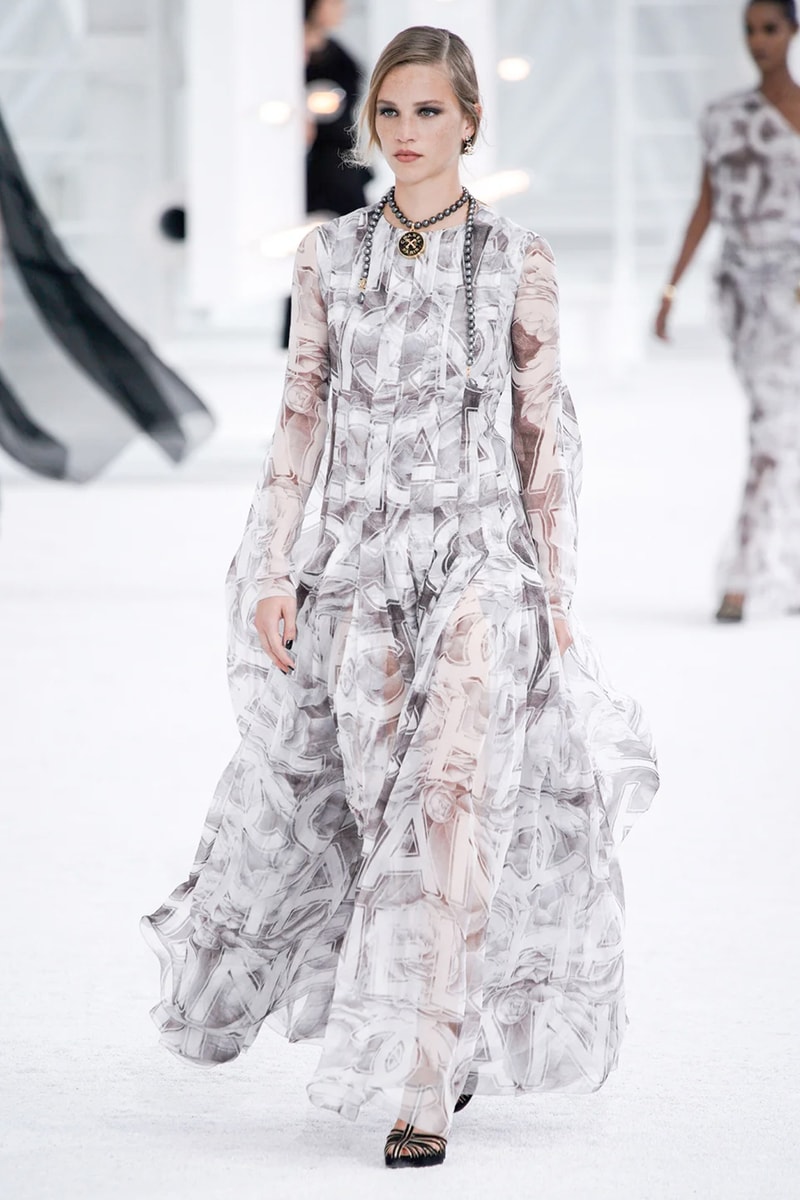 chanel spring summer 2021 collection ready to wear blackpink jennie k-pop