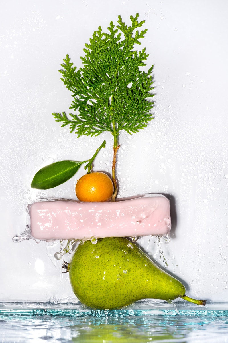 Glossier Body Hero Exfoliating Bar Soap Scrub