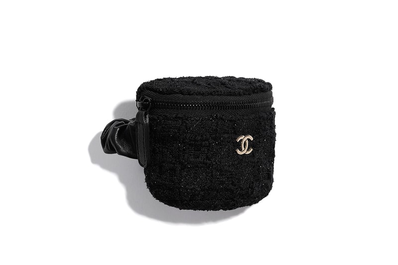 chanel spring summer 2021 small leather goods black cuff clutch cc logo