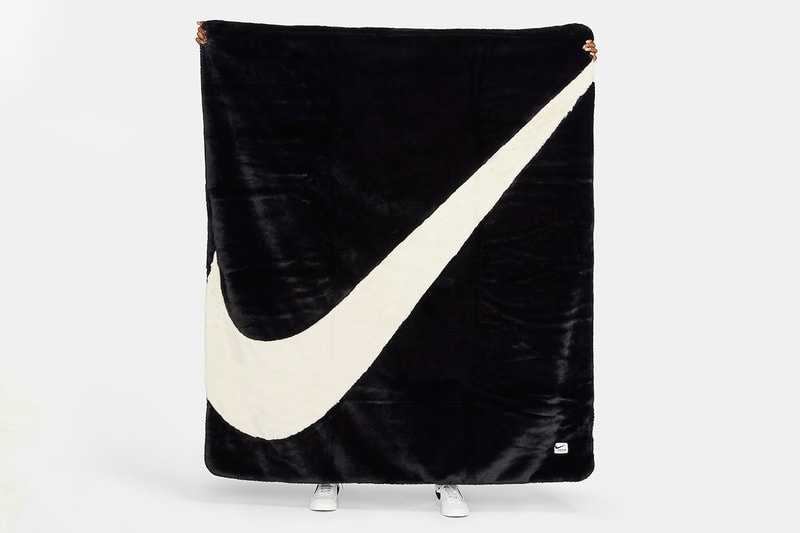 Nike Faux Fur Swoosh Logo Blanket Black & White Cape Fleece Cozy Fall Winter
