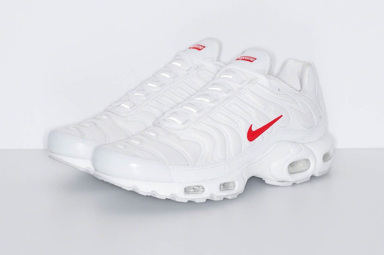 supreme nike air max plus collaboration sneakers white red shoes footwear sneakerhead