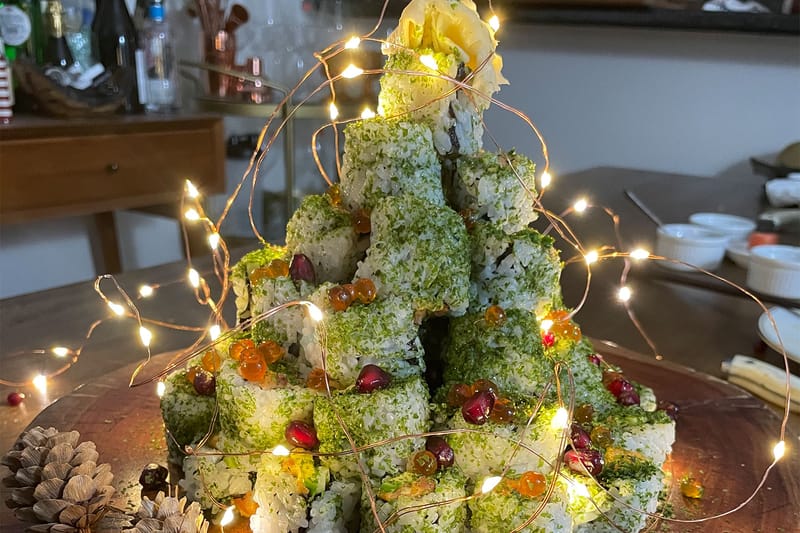 How to Make a Sushi Roll Christmas Tree for a Festive Dinner