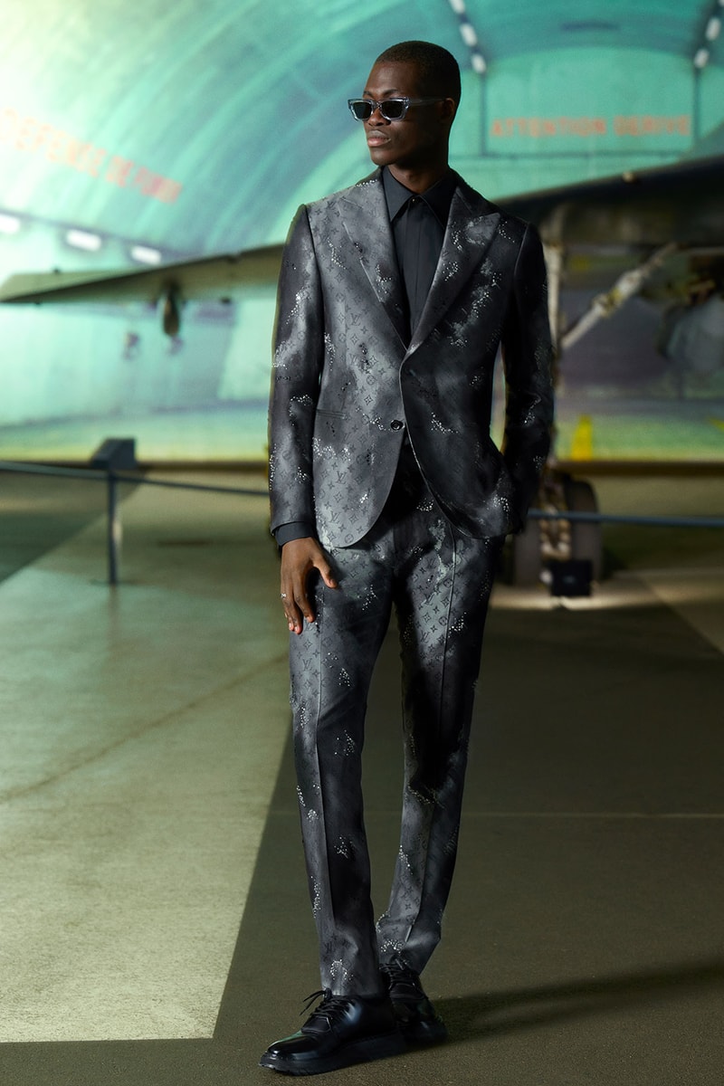 louis vuitton mens pre-fall 2021 collection lookbook virgil abloh lv monogram suit