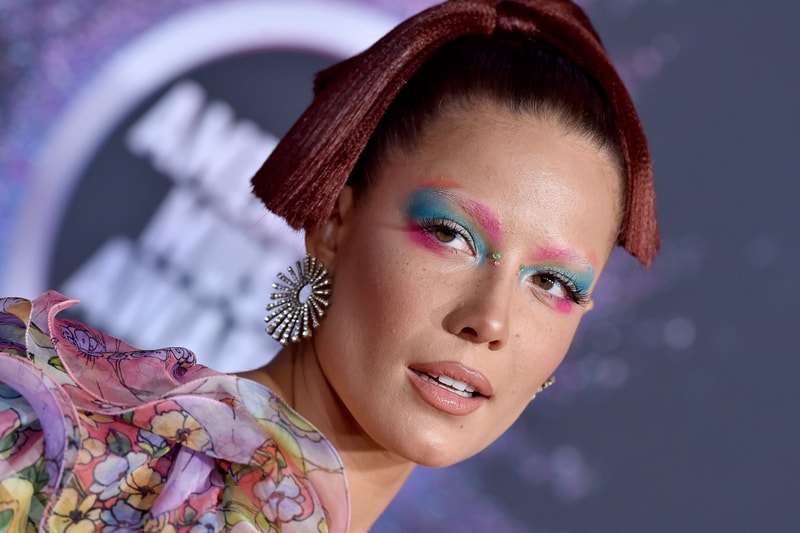 Halsey  American Music Awards 2019 Red Carpet