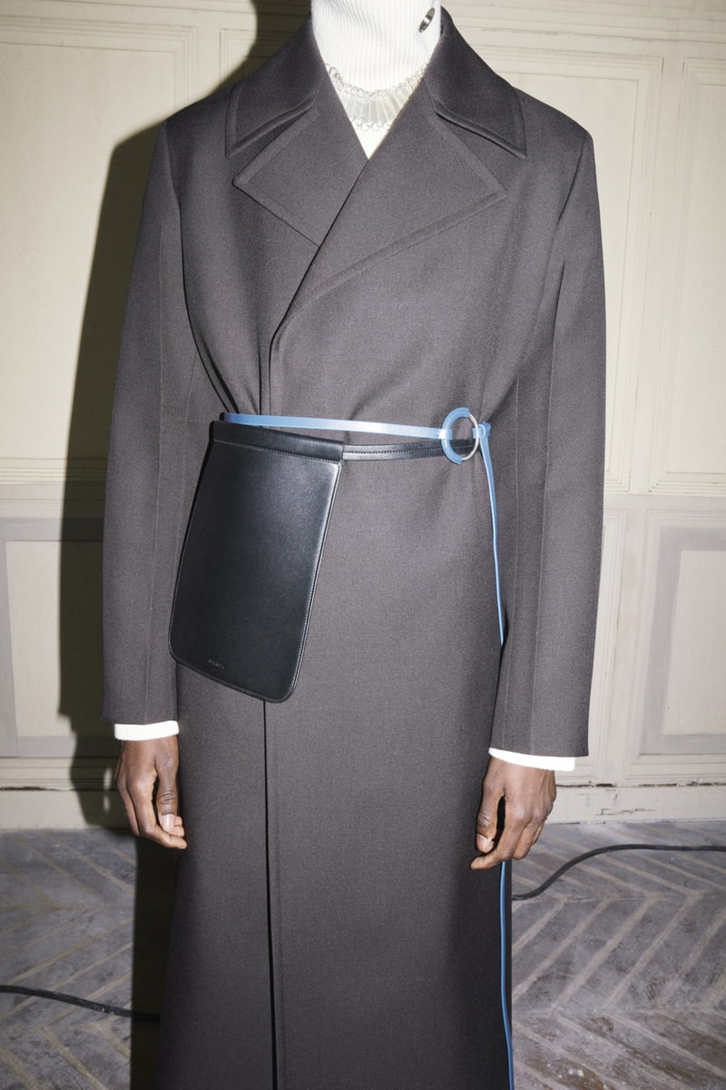jil sander menswear fall winter fw21 collection lookbook black coat waist bag