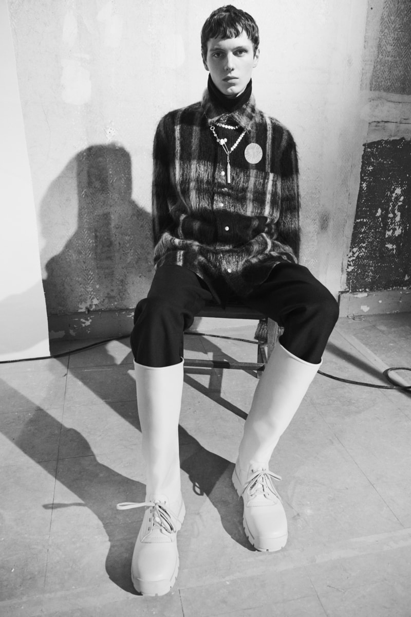 jil sander menswear fall winter fw21 collection lookbook black plaid check wool knitwear top boots