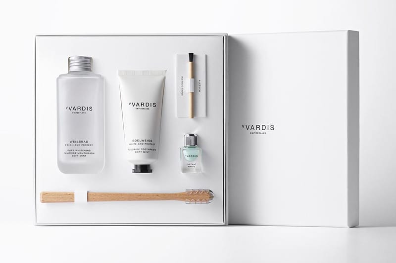 An Editor's Review of vVardis, the Prettiest Tooth Whitening Kit Ever