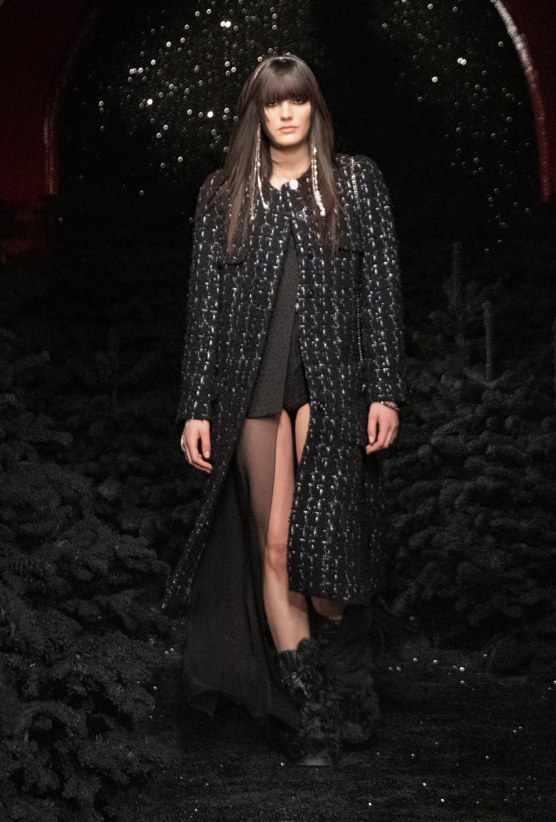 Chanel Fall/Winter 2021 Ready-to-Wear Collection Virginie Viard 70s Inspiration Karl Lagerfeld