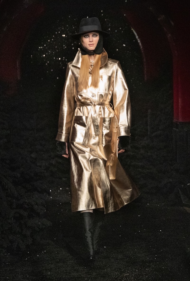 Chanel Fall/Winter 2021 Ready-to-Wear Collection Virginie Viard 70s Inspiration Karl Lagerfeld