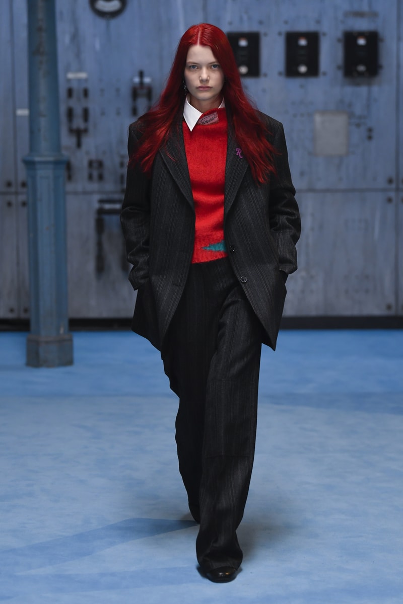Raf Simons Fall/Winter 2021 Collection Show Silhouettes Knits Trousers 