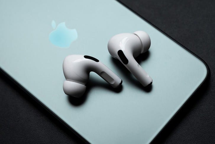 Leaked Supplier Image Confirms Apple AirPods 3 Design