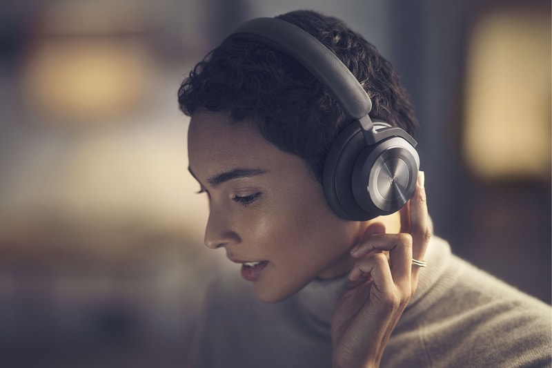 bang and olufsen beoplay hx headphones listening music black anthracite