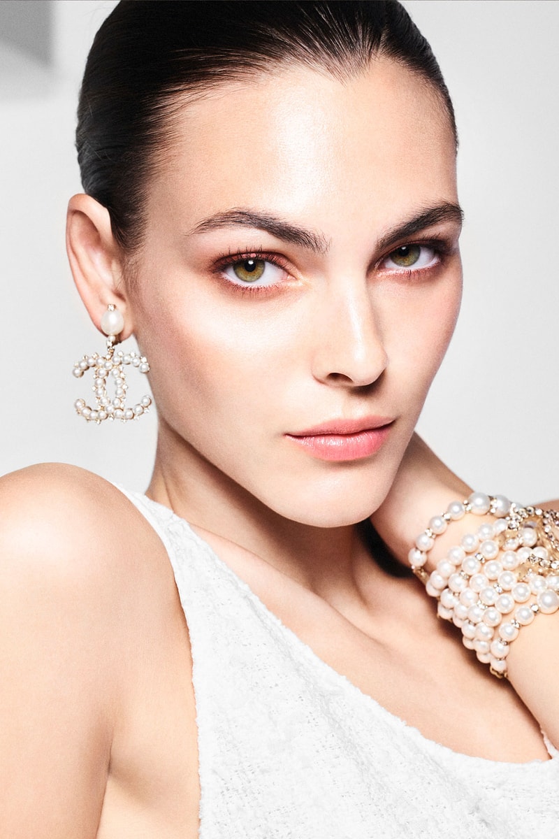 chanel beauty le blanc makeup collection eyeshadow lipsticks highlighters earrings bracelet