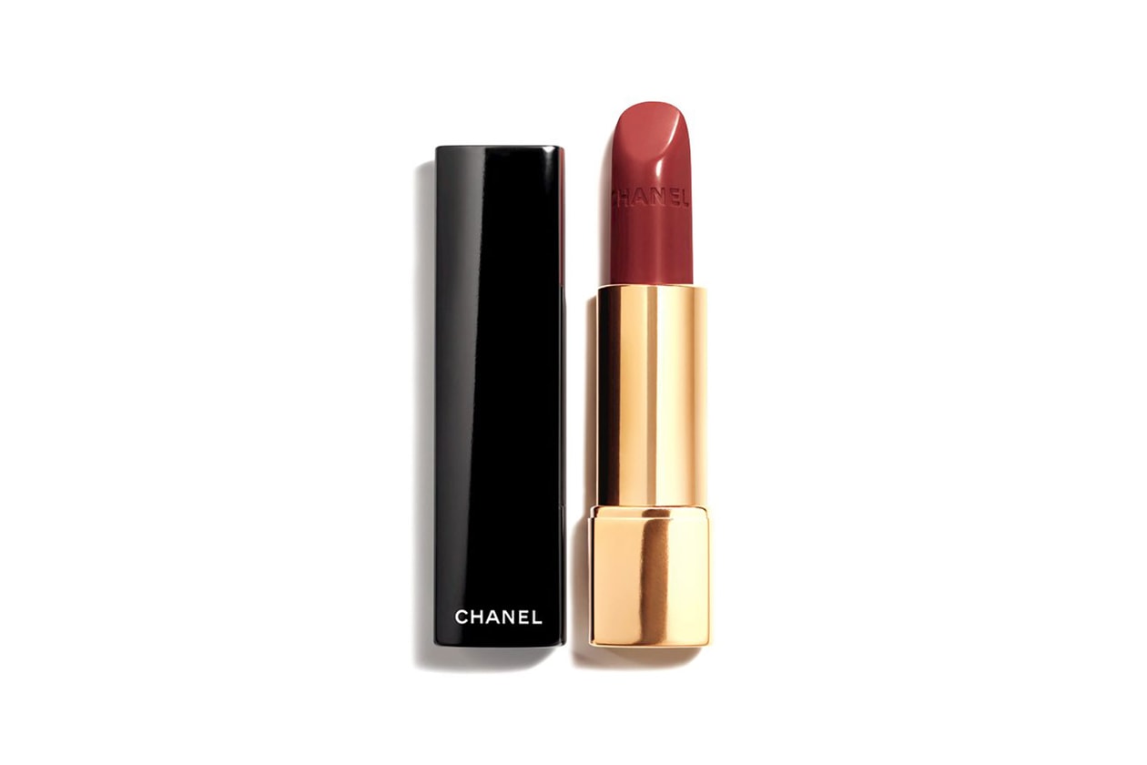 chanel beauty le blanc makeup collection eyeshadow lipsticks highlighters