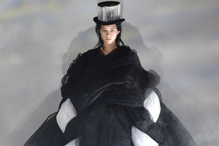 COMME des GARÇONS Unveils New Salomon and Nike Collaborations on FW21 Runway