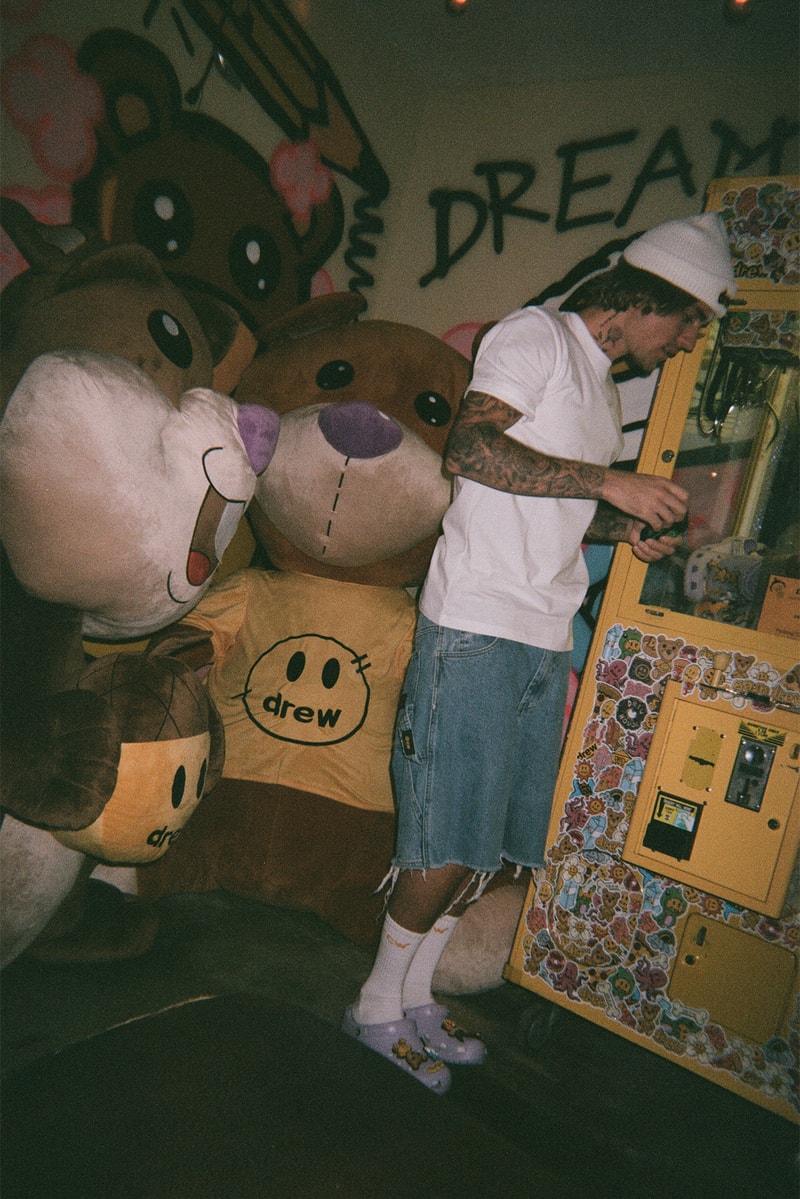 crocs justin bieber drew house classic clog 2 collaboration lavender purple jibbitz charms teddy bears beanie tee t shirt denim shorts